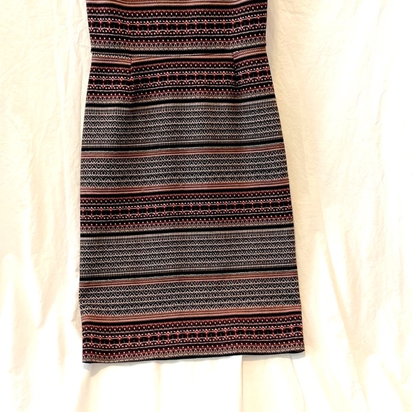 **NWT** Women’s Bar III Med Sleeveless Multicolored Dress 🍁perfect for fall🍁 - Picture 2 of 8